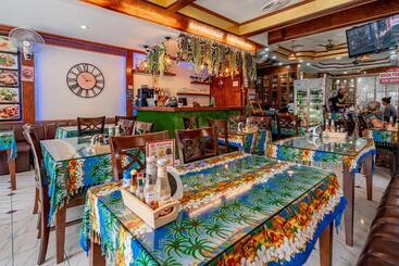 هاستل Patong Social Hotel & Restaurant