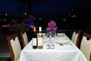 تختخواب و صبحانه Didim Palace