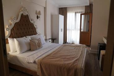 تختخواب و صبحانه Didim Palace