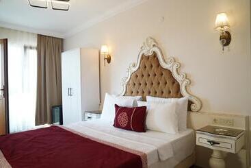 تختخواب و صبحانه Didim Palace