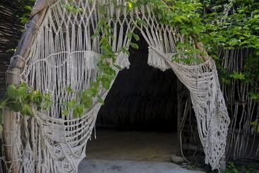 تختخواب و صبحانه Nunum Luxury Tenting