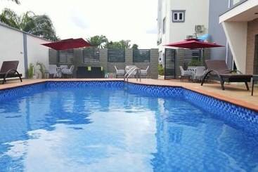 Boston Hill Resort & Hotel Ltd