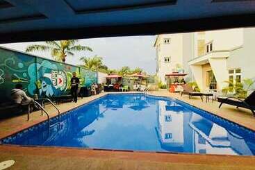 Boston Hill Resort & Hotel Ltd