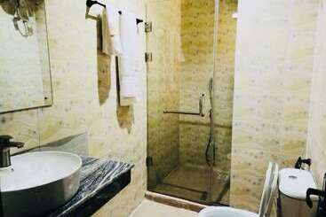 Boston Hill Resort & Hotel Ltd