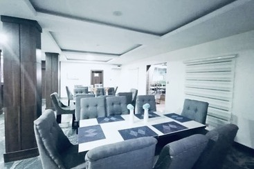 Boston Hill Resort & Hotel Ltd