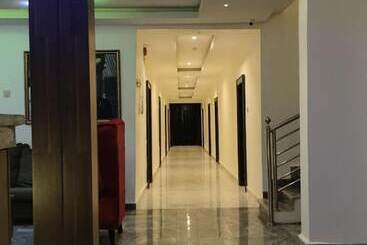 Boston Hill Resort & Hotel Ltd