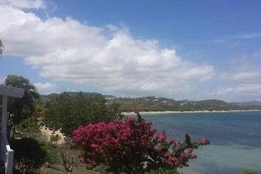هتل Bungalows On The Bay
