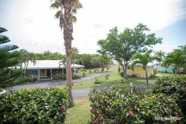 هتل Bungalows On The Bay