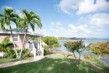 هتل Bungalows On The Bay