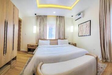 هتل C. Apartments Annex
