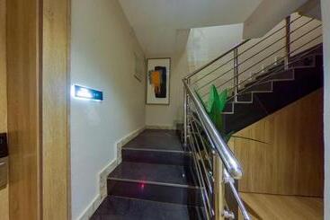 هتل C. Apartments Annex