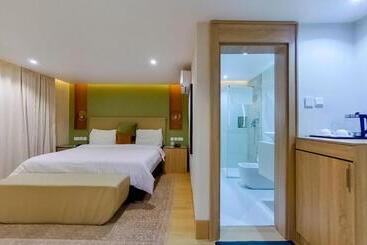 هتل C. Apartments Annex
