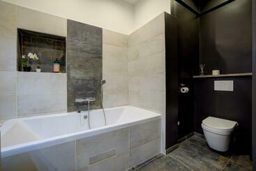 Jacuzzi, Mer 3 Min, B&b
