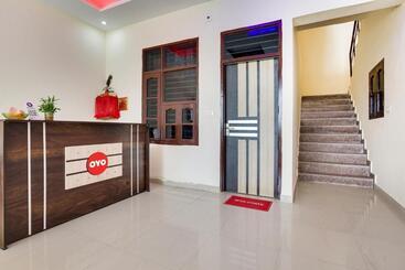 Flagship Hotel Gh Residency