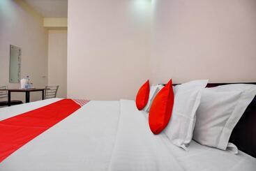 Flagship Hotel Gh Residency