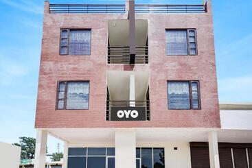 Flagship Hotel Gh Residency