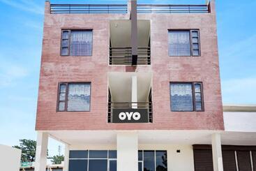 Flagship Hotel Gh Residency