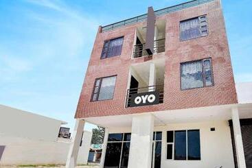 Flagship Hotel Gh Residency