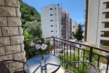 پانسیون Bela Kuća Studio Apartments Na Korak Do Mora A Step To The Sea