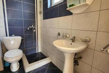 پانسیون Bela Kuća Studio Apartments Na Korak Do Mora A Step To The Sea