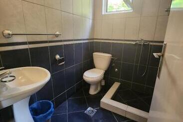 پانسیون Bela Kuća Studio Apartments Na Korak Do Mora A Step To The Sea
