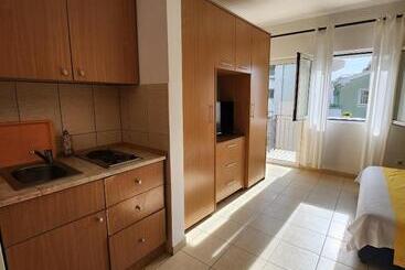 پانسیون Bela Kuća Studio Apartments Na Korak Do Mora A Step To The Sea