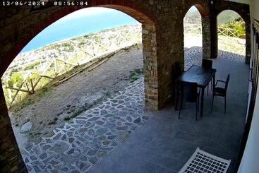 پانسیون Casa Iris
