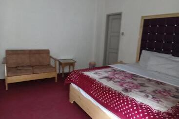 هتل F R Darya E Swat