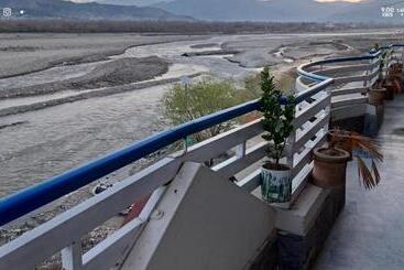 هتل F R Darya E Swat