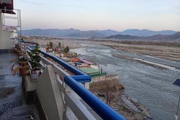 هتل F R Darya E Swat