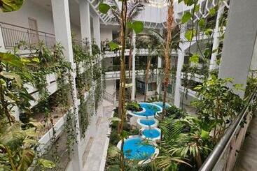 Fantastico Estudio En Benalbeach Con Vistas Al Mar