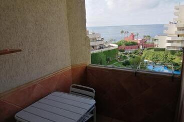 Fantastico Estudio En Benalbeach Con Vistas Al Mar