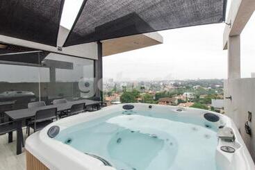 هتل Exclusive And Luxurious Penthouse In Herrera