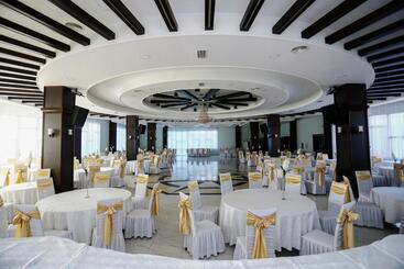 Misk Hotel & Resort