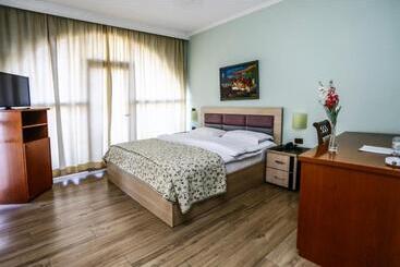Misk Hotel & Resort