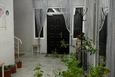 پانسیون Guest House Family7