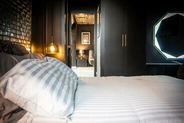 هتل آپارتمان The Sea Lounge Accomodation