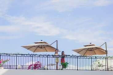 هتل Bohol Dolphin Bay Resort