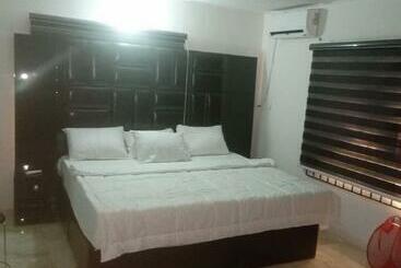 هتل کپسول Cenlott Apartment & Suites
