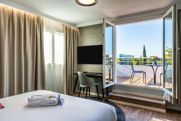 هتل Mercure Toulouse Aeroport Blagnac