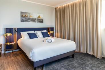هتل Mercure Toulouse Aeroport Blagnac