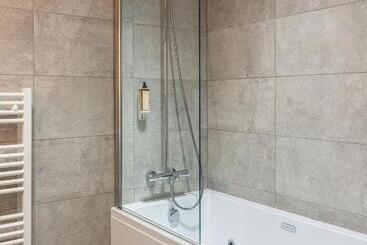 هتل Mercure Toulouse Aeroport Blagnac