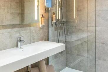 هتل Mercure Toulouse Aeroport Blagnac