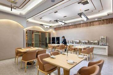 Kyriad Marvelous Hotel Changde Pedestrian Street