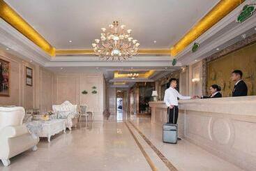 Vienna Hotel Yichun Administration Center Store