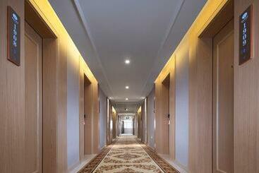 Vienna Hotel Yichun Administration Center Store