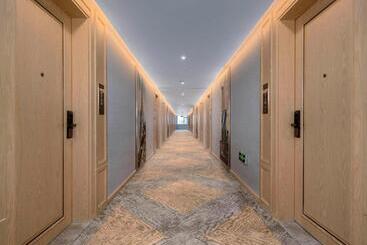 Vienna Hotels Yuncheng Hedong Street Wanda Store
