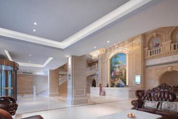 Vienna International Hotel Nanchang Qingshan Lake Wanda Plaza