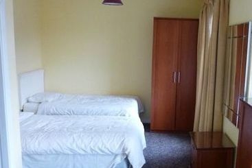 تختخواب و صبحانه Acton Lodge Guesthouse