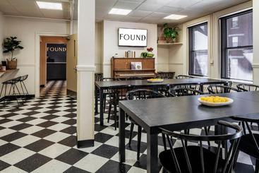 Boston Fenway Inn By Found